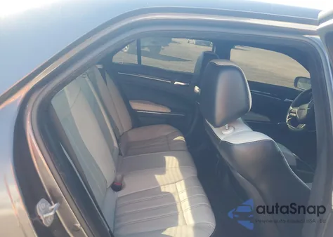 2017 Chrysler 300 S z USA, uszkodzony, nr VIN 2C3CCABG7HH506327